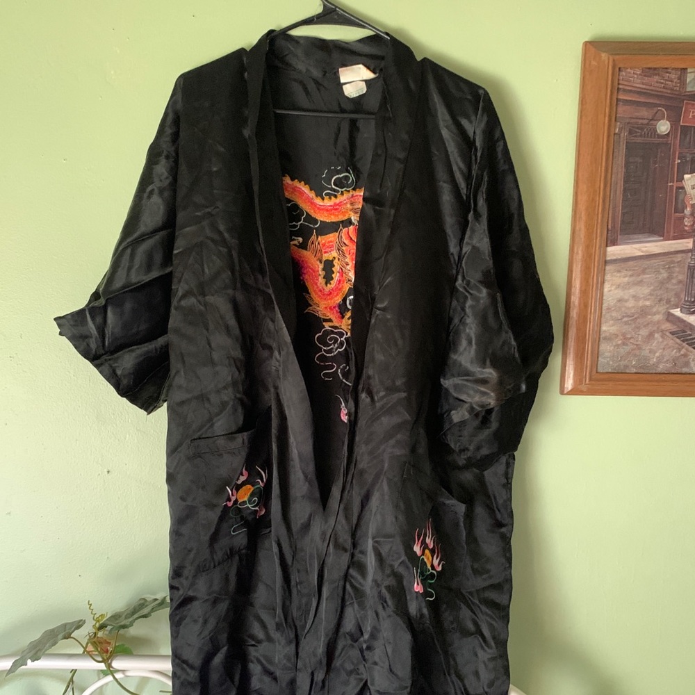 Asian kimono - Picture 2 of 3